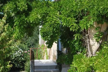 Bastide En Provence * Auriol